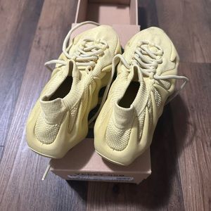 Yeezy Boost 450 Sulfur size 4.5